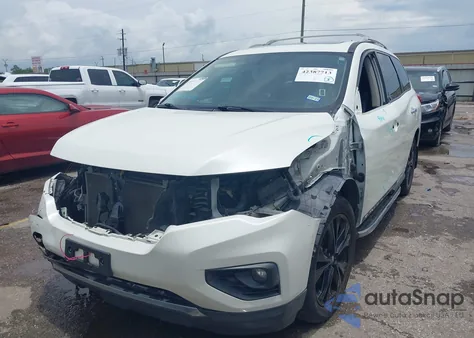 2018 Nissan Pathfinder Platinum z USA, uszkodzony, nr VIN 5N1DR2MN8JC671257